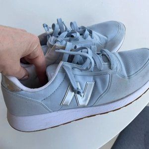 Women's New Balance sneakers size 10